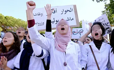 اقتطاعات تصل إلى 3000 درهم ومستحقات عالقة.. نقابة تدق ناقوس الخطر بشأن "اختلالات" بالمجموعة الصحية لجهة الرباط